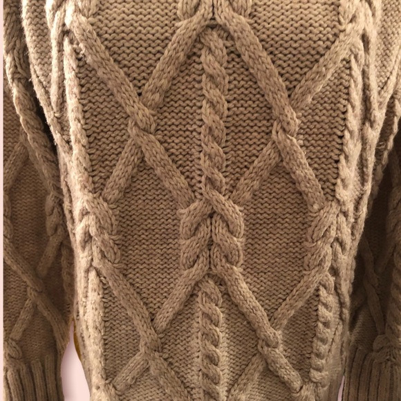 H&M Oversized Cable Knit Sweater - Picture 5 of 5